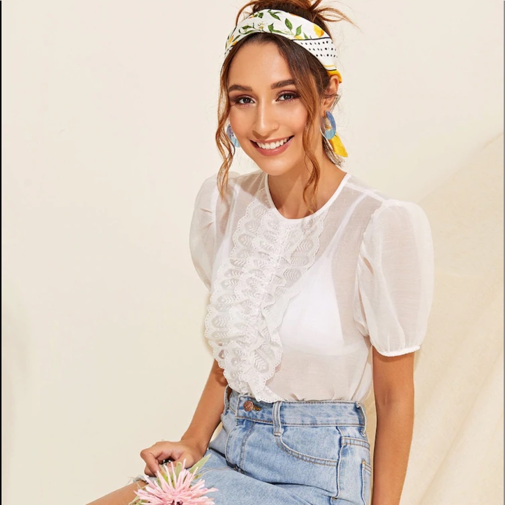 🌟 white sheer ruffle lace top 🌟
